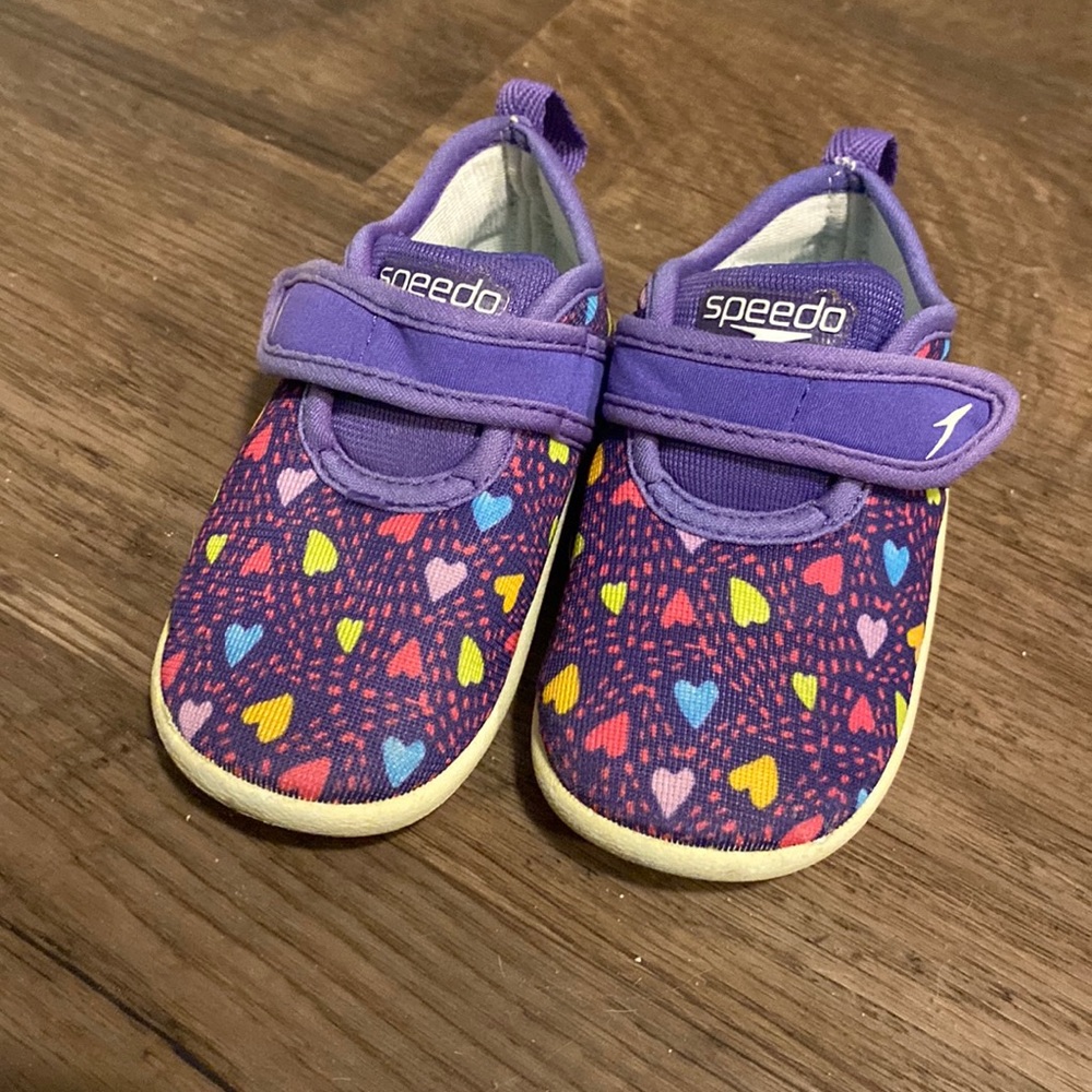 Speedo purple toddler girls water/swim shoe size 5/6 small